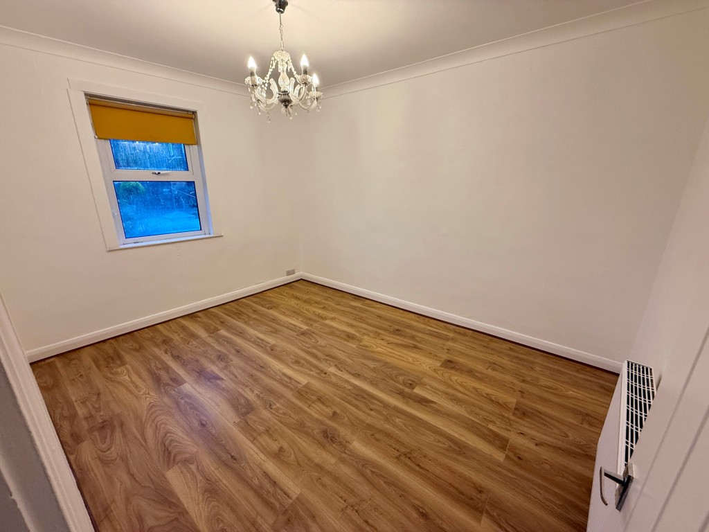 Lot: 153 - VACANT THREE-BEDROOM HOUSE - Bedroom two